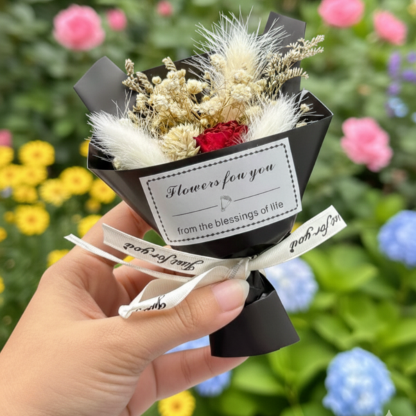 Mini Dried Flower Bouquet – Perfect Gift for Any Occasion